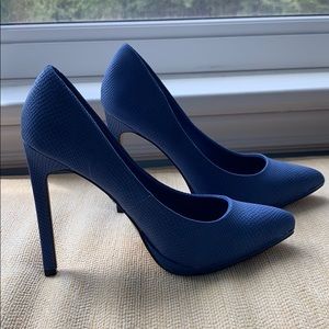 Rock & Republic Blue Snakeskin Stiletto